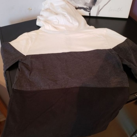 T-Shirt - Picture 5 of 5